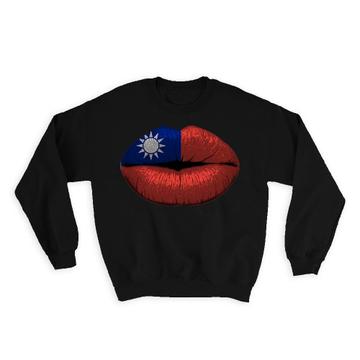 Lips Taiwanese Flag : Gift Sweatshirt Taiwan Expat Country For Her Woman Feminine Souvenir Sexy