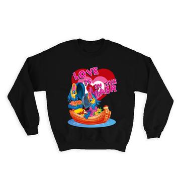 Macaw Boat Love is in the air : Gift Sweatshirt Parrot Bird Valentines Animal Cute