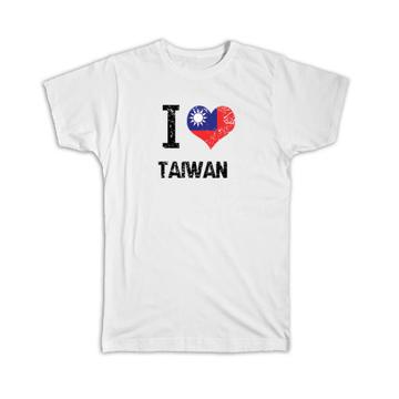 I Love Taiwan : Gift T-Shirt Heart Flag Country Crest Taiwanese Expat