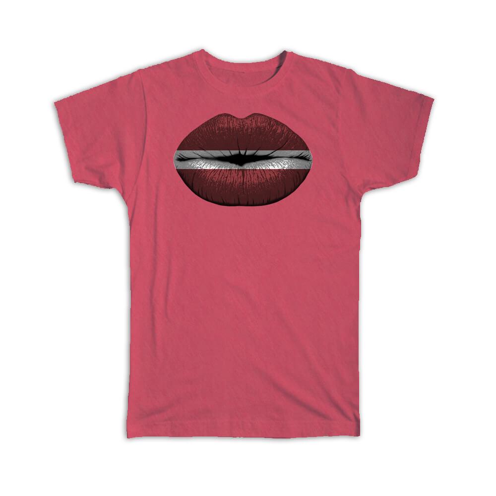 Gift T-Shirt : Lips Latvian Flag Latvia Expat Country For Her Women Feminine
